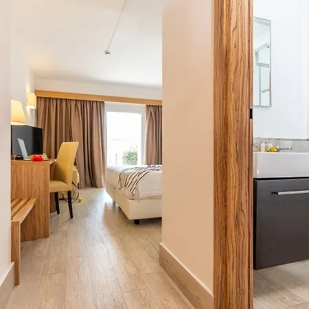 Barcelo Floriana Village Hotell 4*